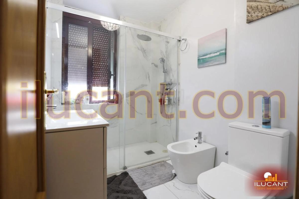 Sale of apartment in Barrio Campoamor, Alicante
 photo 3