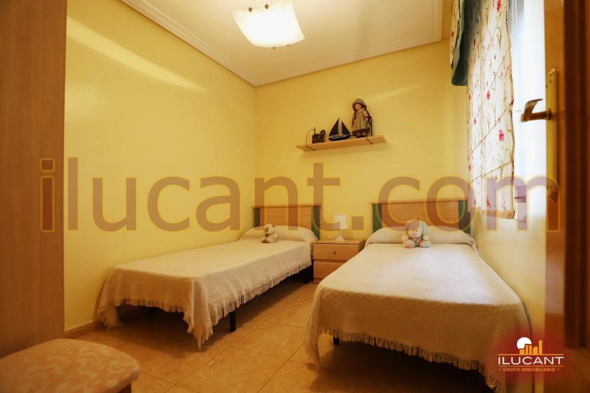 Sale of apartment in Barrio Campoamor, Alicante
 photo 4