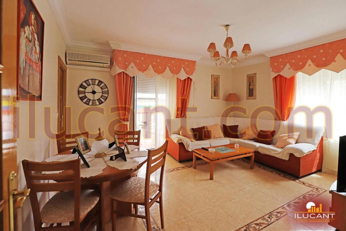 Sale of apartment in Barrio Campoamor, Alicante
 photo 5