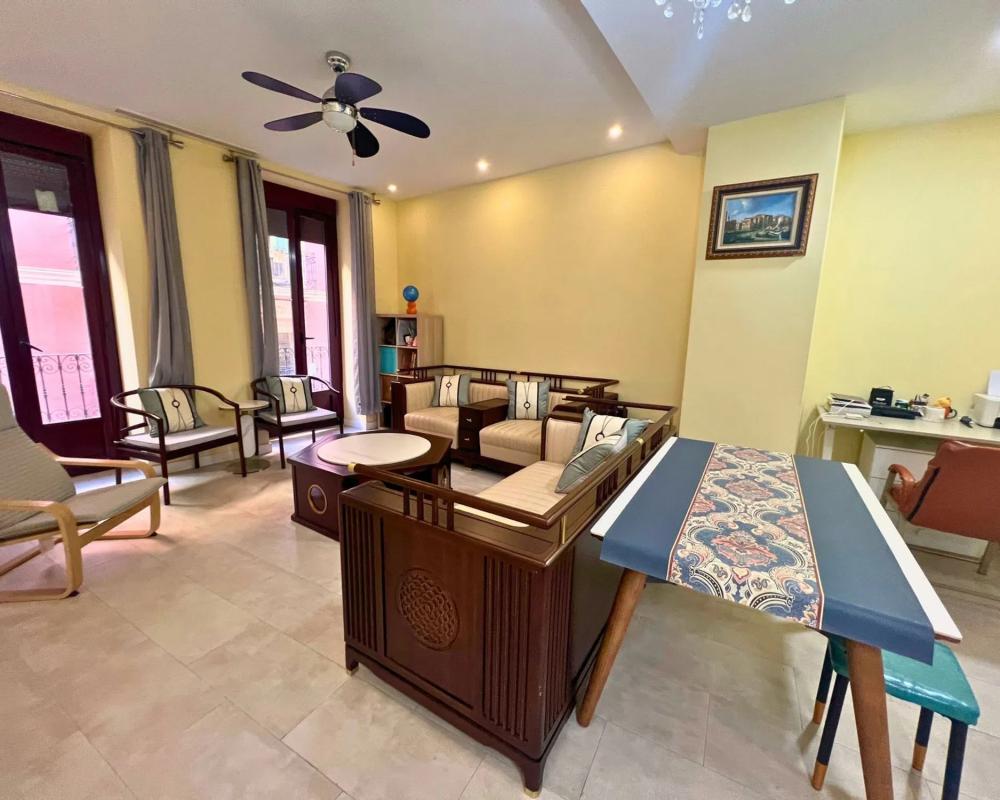 Sale of apartment in Calle Castaños, Alicante
photo 1