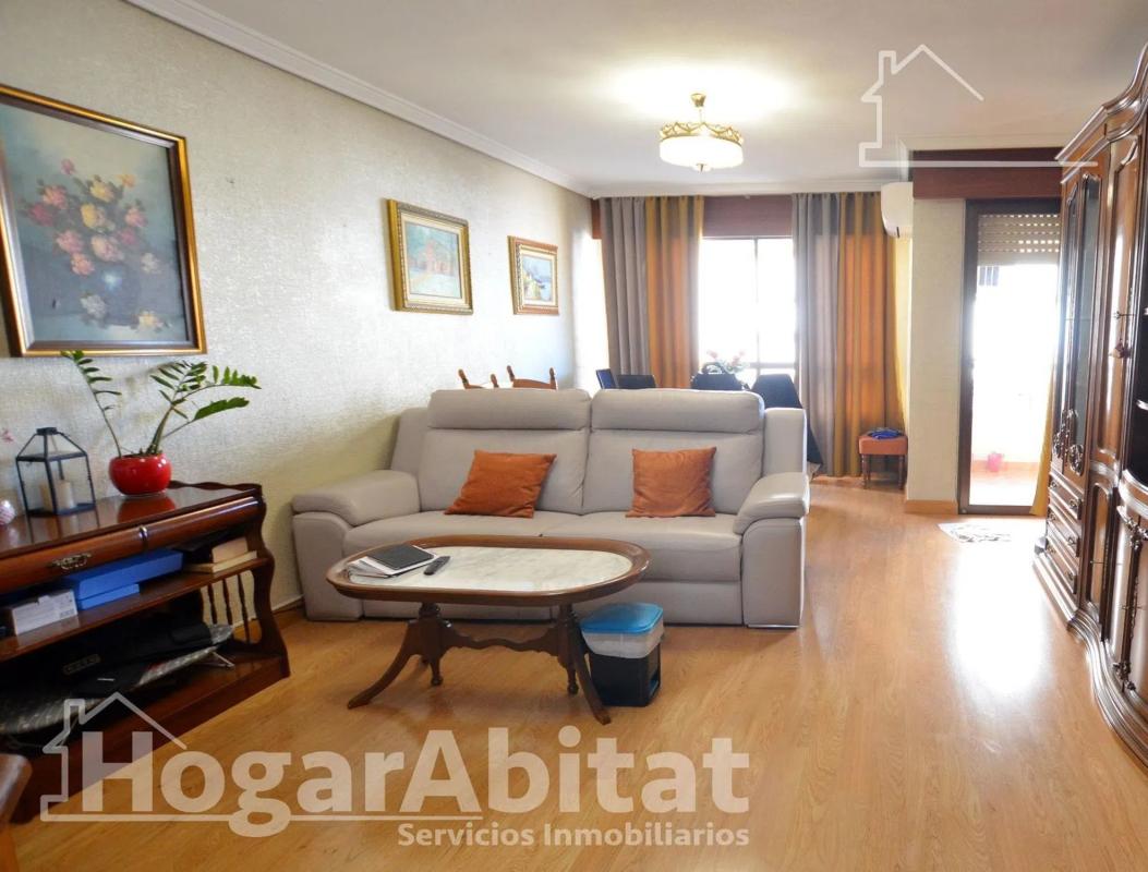 Sale of apartment in Calle del Alcalde Alfonso de Rojas, Alicante
 photo 2