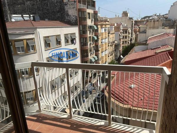Apartment for sale in  Barrio Mercado, Alicante photo 1