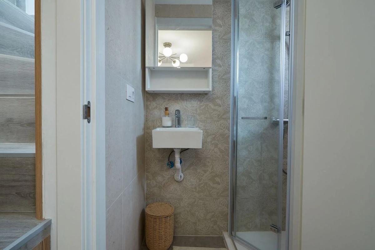 Venta de chalet independiente en Barrio Casco Histórico-Santa Cruz, Alicante / Alacant
 photo 2