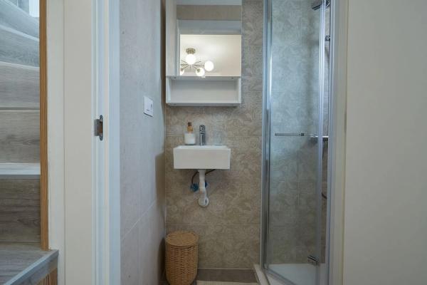 Chalet independiente en venta en Barrio Casco Histórico-Santa Cruz, Alicante / Alacant
 photo 2