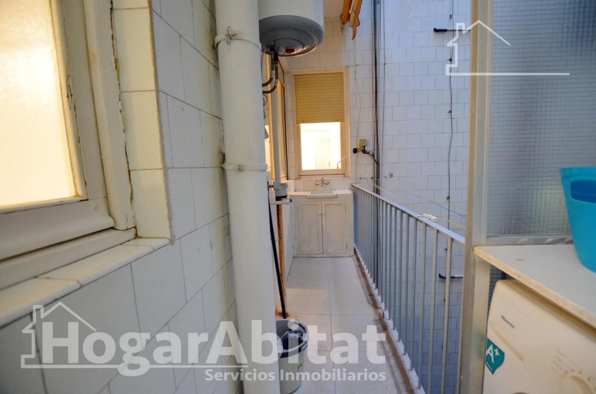 Sale of apartment in Calle Rafael Altamira, Alicante
photo 1