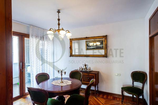 Apartment for sale in  Barrio Casco Histórico-Santa Cruz, Alicante photo 4