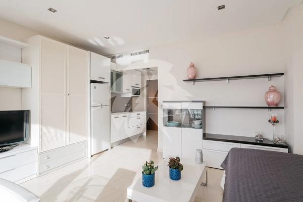 Studio for sale on Calle Poeta Vila y Blanco, Alicante photo 2