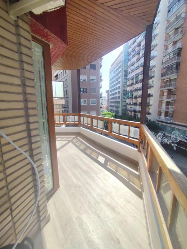 Venta de piso en Barrio Casco Histórico-Santa Cruz, Alicante / Alacant
photo 2