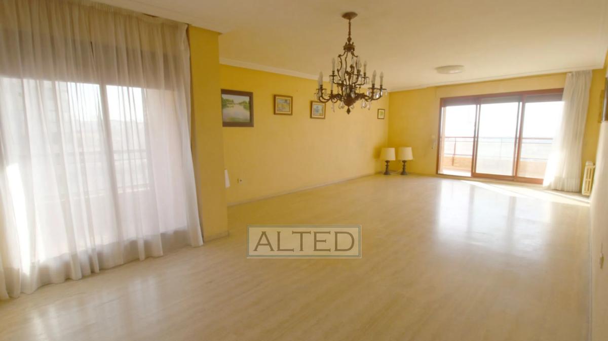 Продажа квартиры на Avenida Oscar Espla, Аликанте / Алакант
photo 3