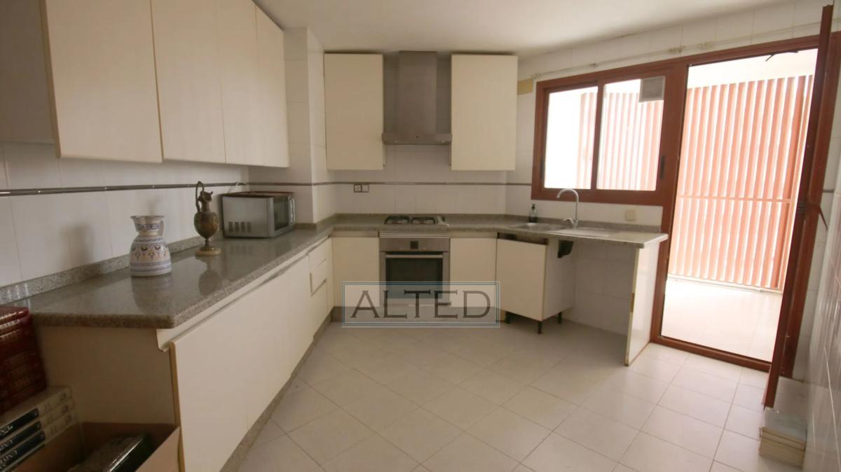 Продажа квартиры на Avenida Oscar Espla, Аликанте / Алакант
photo 5