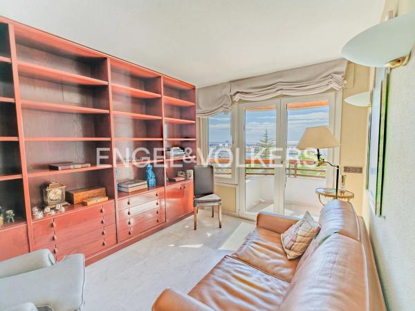 Apartment for sale in  Avenida de Ramón y Cajal, Alicante photo 4