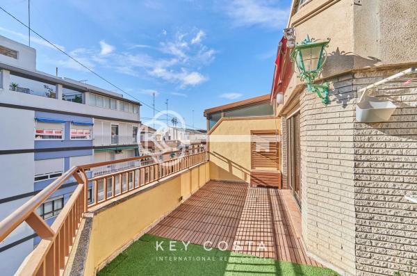 Penthouse for sale at Calle Pintor Cabrera, Alicante photo 1