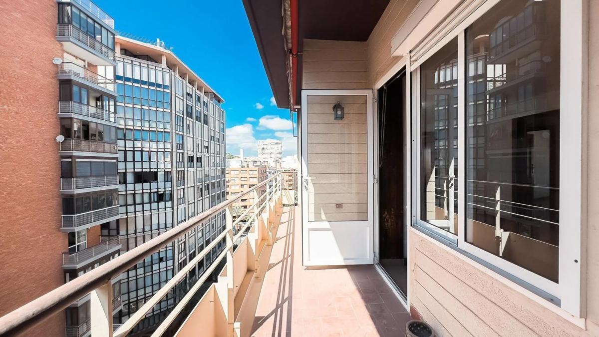 Venta de piso en Rambla de Méndez Núñez, Alicante / Alacant
photo 2