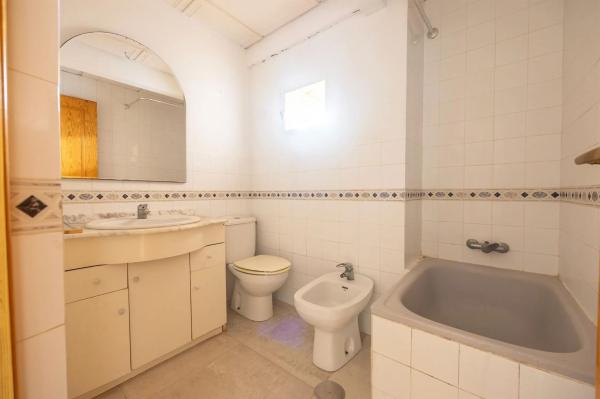 Chalet independiente en venta en Calle de Mossen Fenollar, Alicante / Alacant
 photo 4