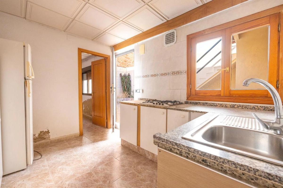 Sale of independent chalet in Calle de Mossen Fenollar, Alicante
 photo 5