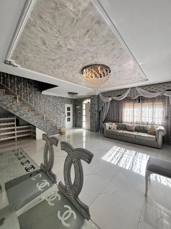 Venta de chalet independiente en Calle Amadeo Valls, Alicante / Alacant
photo 2