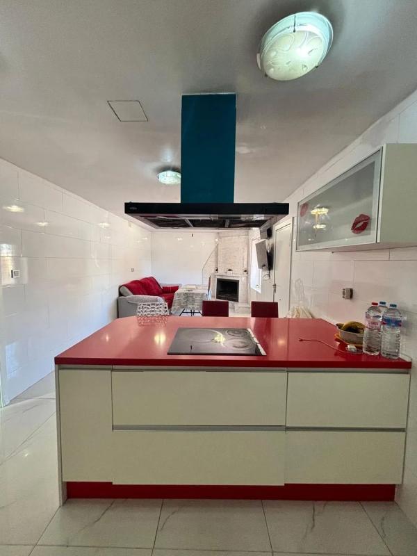 Venta de chalet independiente en Calle Amadeo Valls, Alicante / Alacant
photo 4