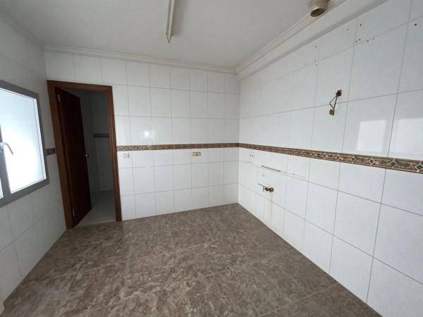 Chalet adosado en venta en Barrio Ciudad de Asís - Font-Calent - El Bacarot , Alicante / Alacant photo 1