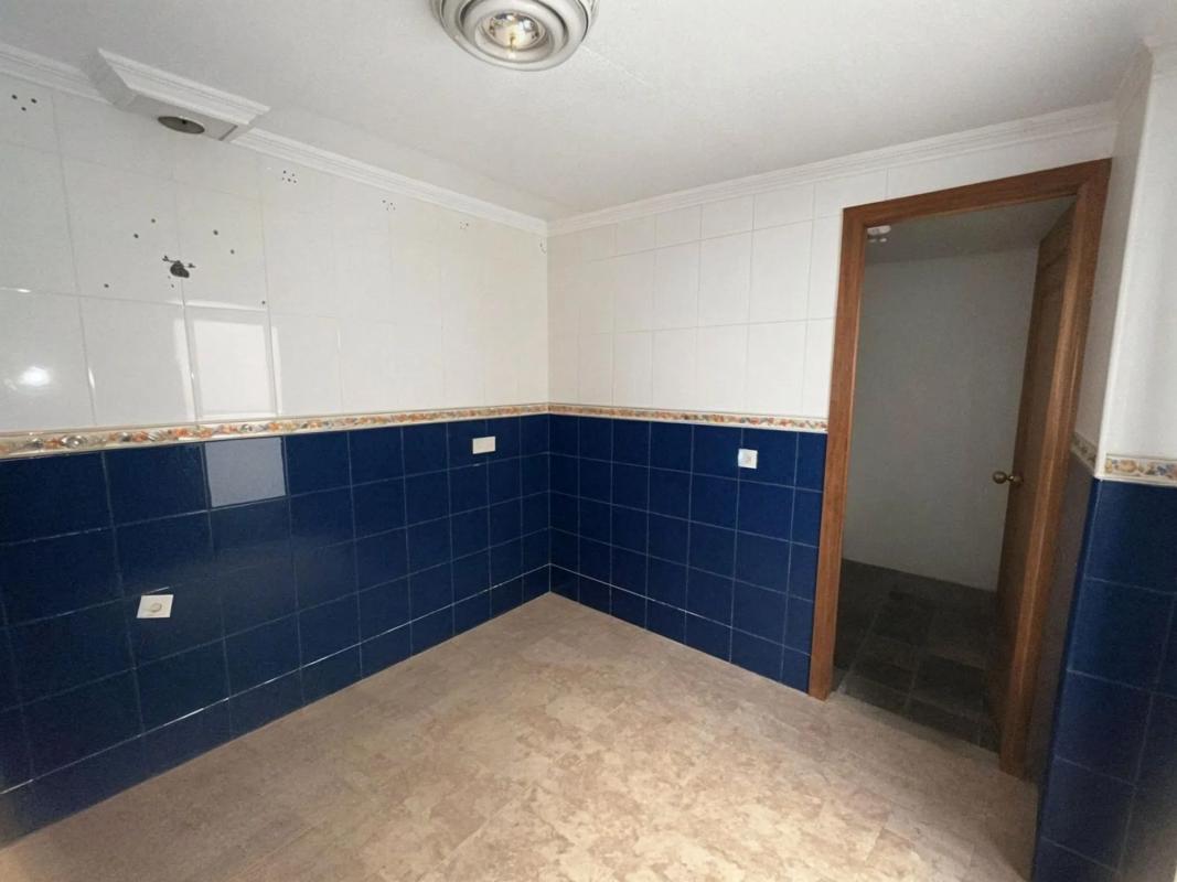 Venta de chalet adosado en Barrio Ciudad de Asís - Font-Calent - El Bacarot , Alicante / Alacant photo 2