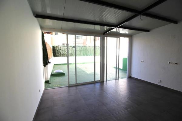 Chalet independiente en venta en Barrio Los Ángeles, Alicante / Alacant
 photo 1