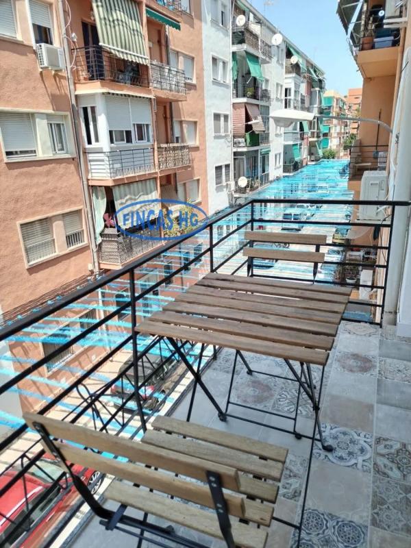 Sprzedaż mieszkania w Barrio Ciudad de Asís - Font-Calent - El Bacarot, Alicante / Alacant
photo 1