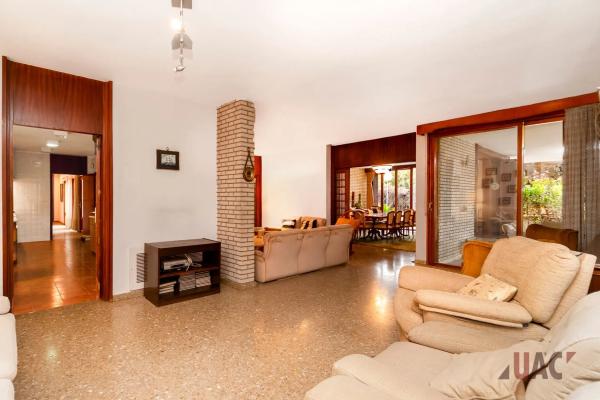 Independent chalet for sale in AV ANTONIO RAMOS CARRATALA, Alicante
thumbnail 1
