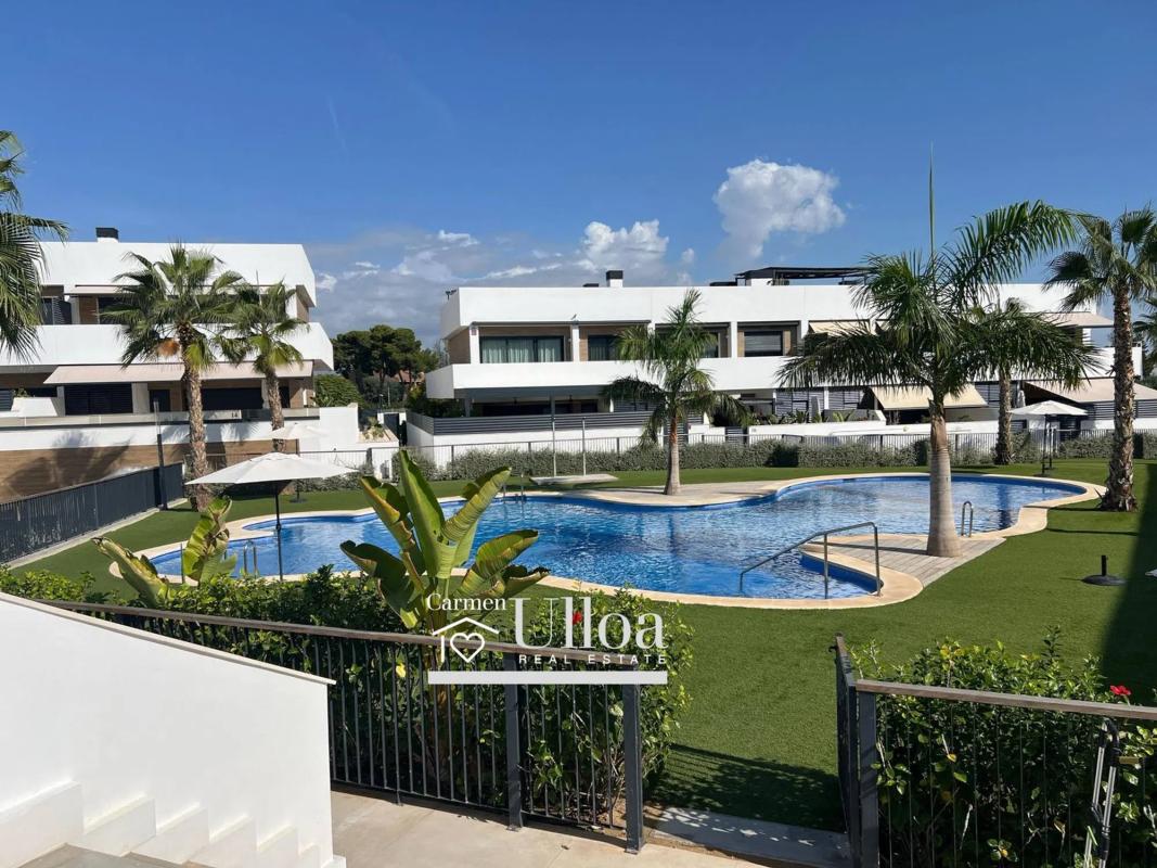 Venta de chalet adosado en Barrio Vistahermosa , Alicante / Alacant photo 1