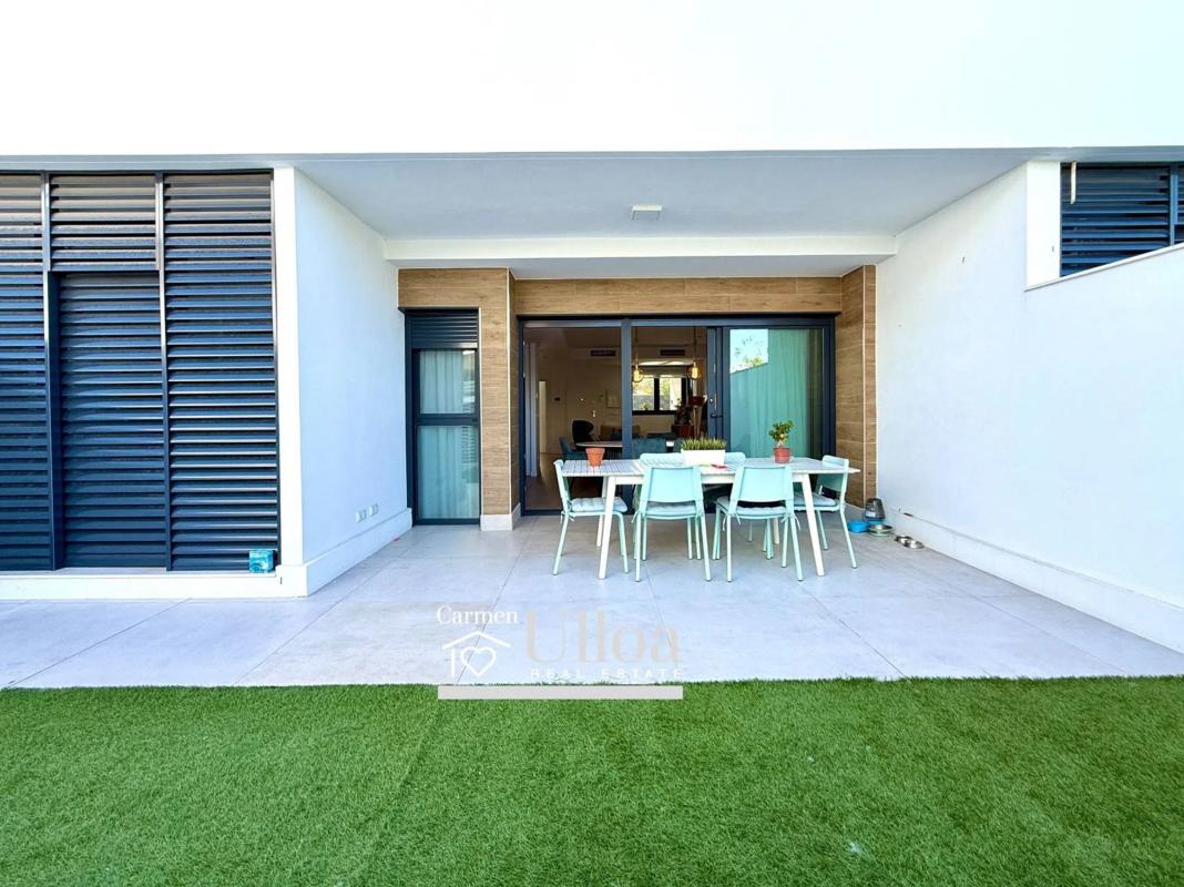 Venta de chalet adosado en Barrio Vistahermosa , Alicante / Alacant photo 2