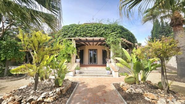 Chalet independiente en venta en Barrio Vistahermosa, Alicante / Alacant
 photo 4