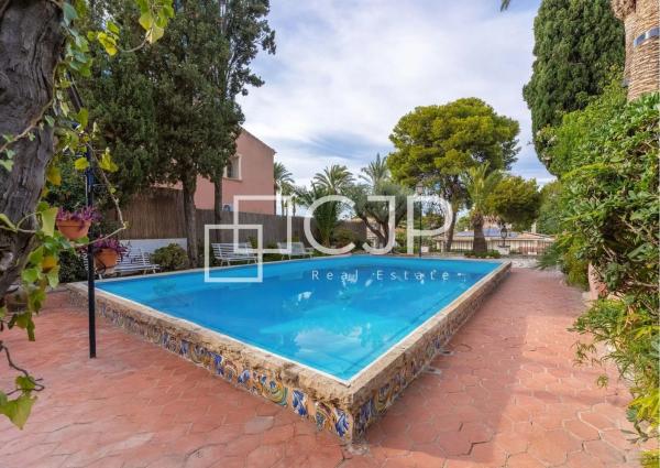 Chalet independiente en venta en Avenida Albufereta, 36, Alicante / Alacant
 photo 4