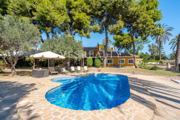 Chalet independiente en venta en Barrio Vistahermosa, Alicante / Alacant
 photo 4