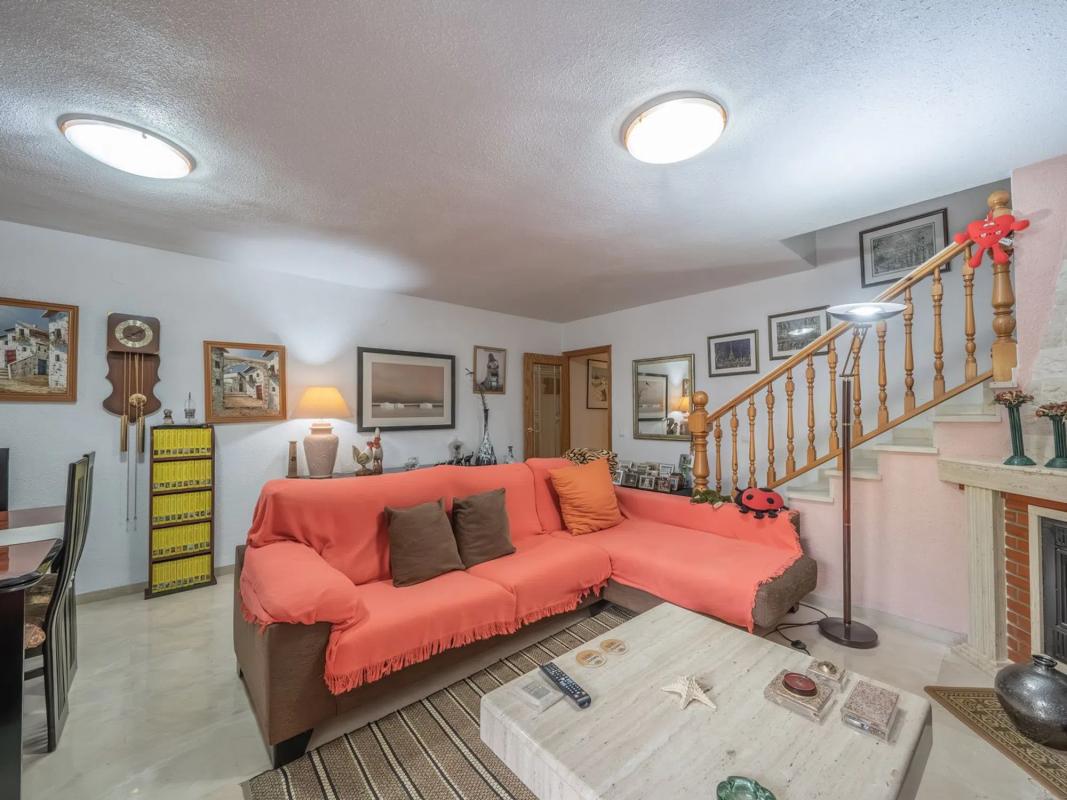 Sale of townhouse in  Avenida de la Costa Blanca , Alicante photo 2
