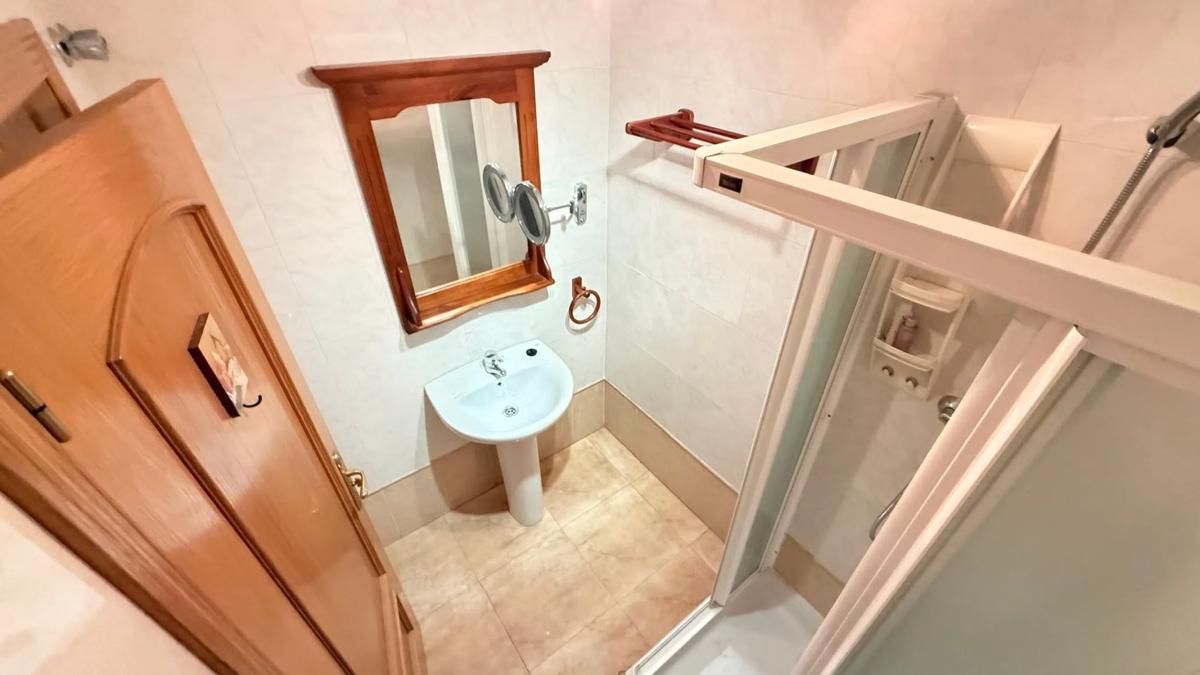 Sale of townhouse in Avenida Pintor Fernando Soria, 20 , Alicante photo 2
