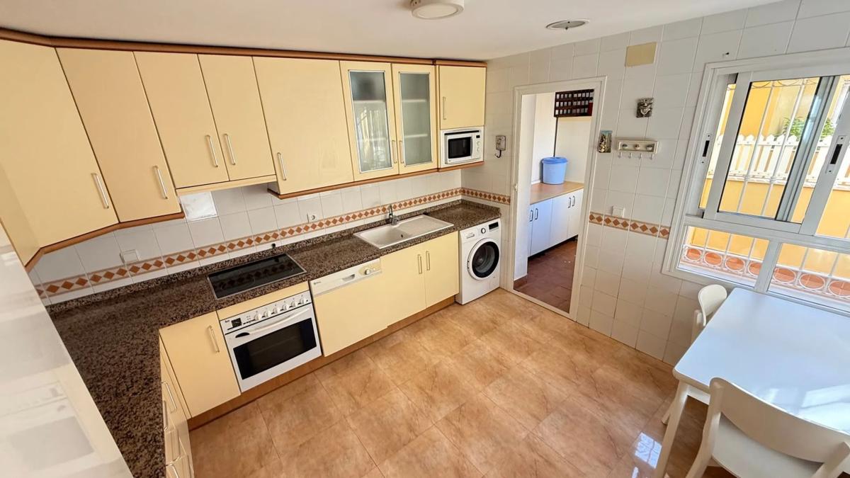 Sale of townhouse in Avenida Pintor Fernando Soria, 20 , Alicante photo 3