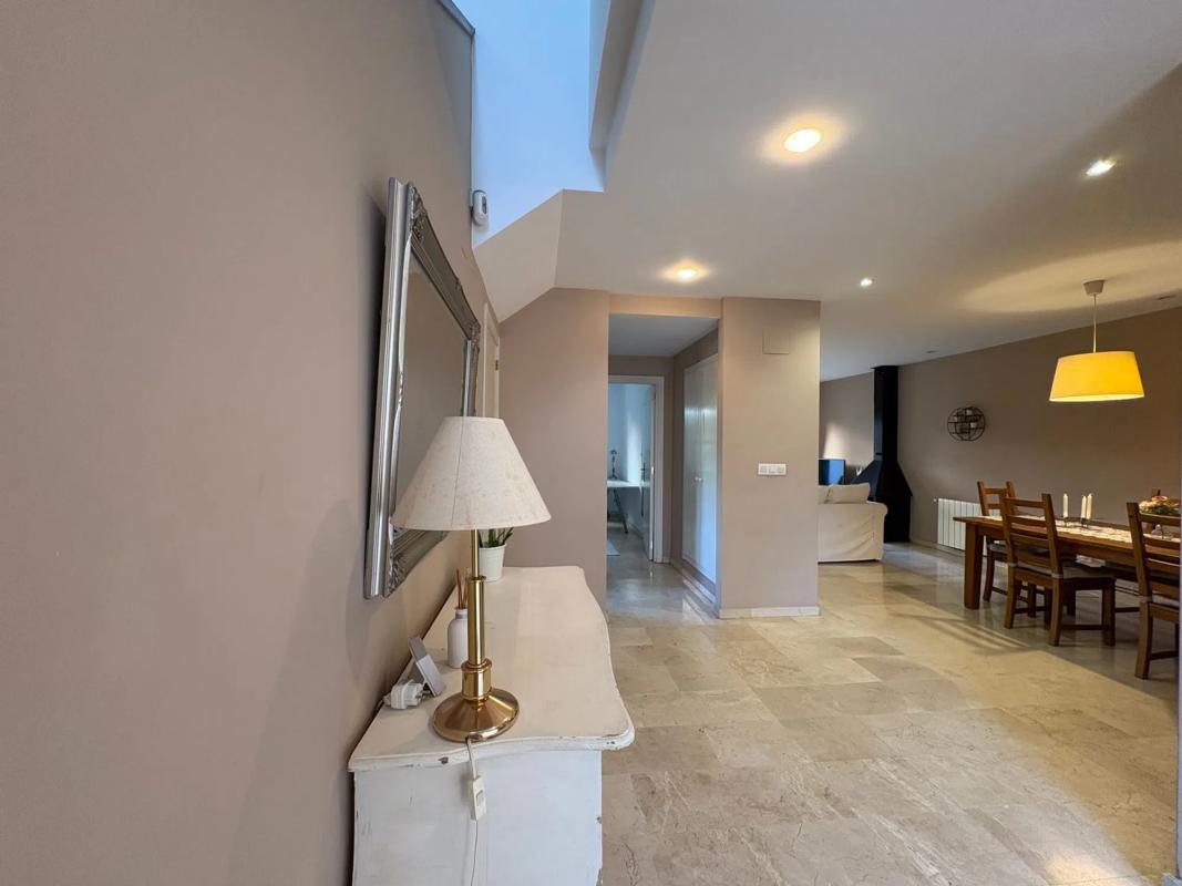 Sale of townhouse in  AV PINTOR PEREZ GIL , Alicante photo 4