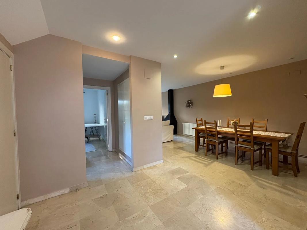 Sale of townhouse in  AV PINTOR PEREZ GIL , Alicante photo 5