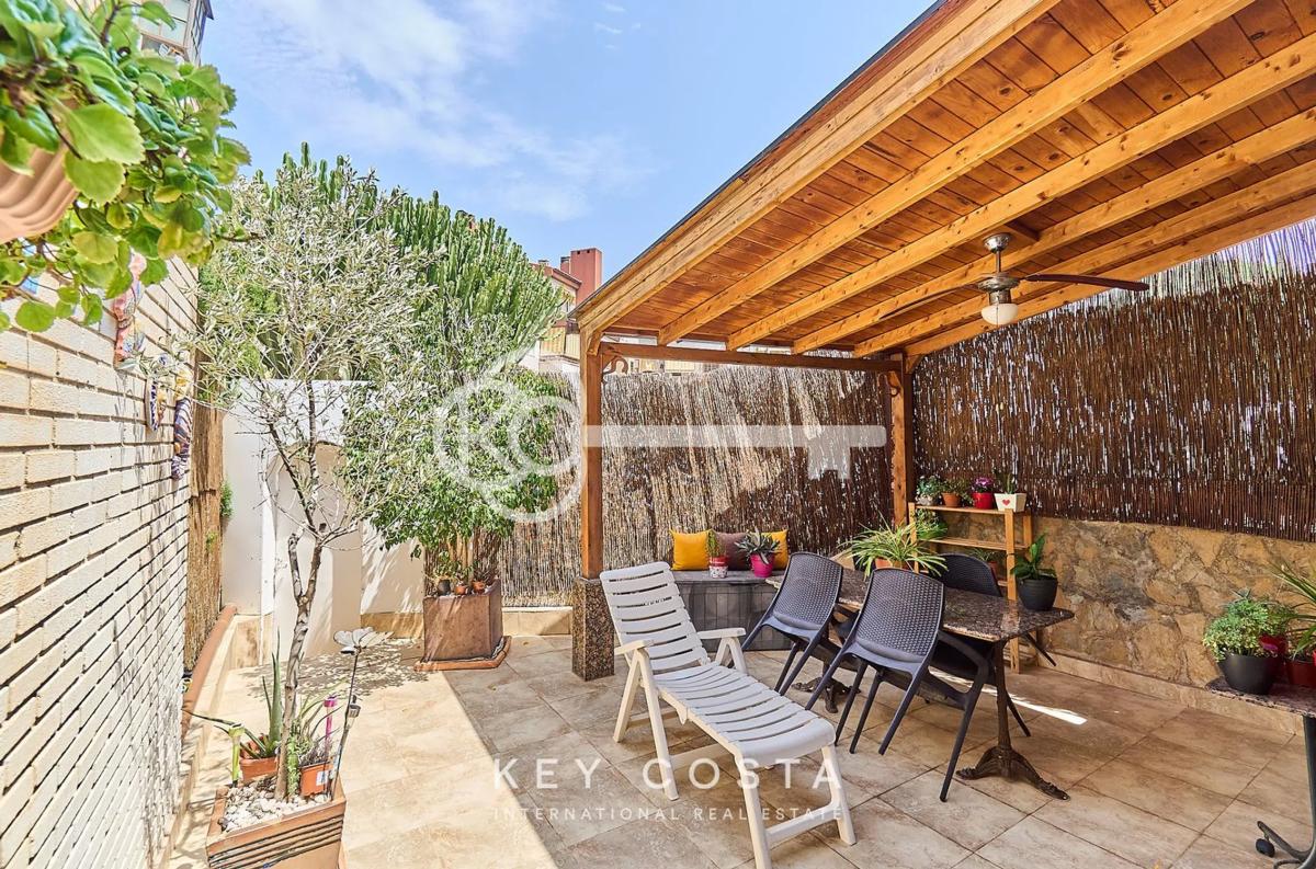 Sale of townhouse in  Avenida de la Costa Blanca , Alicante photo 2