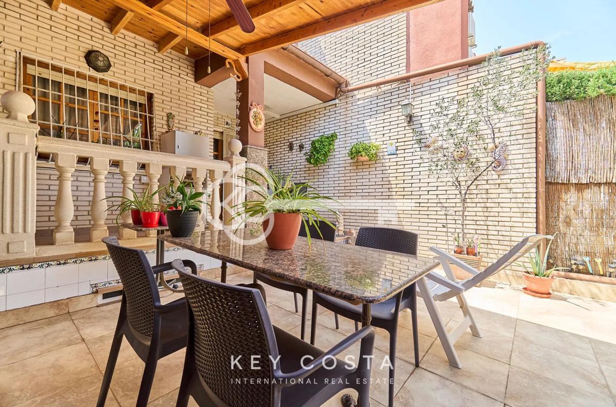 Sale of townhouse in  Avenida de la Costa Blanca , Alicante photo 4