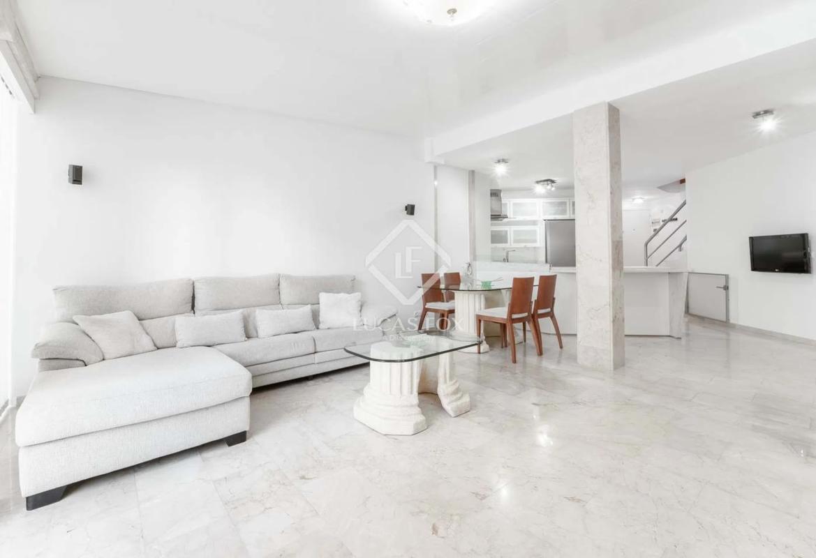 Venta de chalet adosado en Avenida Santander , Alicante / Alacant photo 1