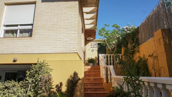 Chalet independiente en venta en CL BOGA, DE LA, 20, Alicante / Alacant
 photo 1