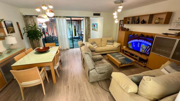 Chalet adosado en venta en CL JUANA FRANCES , Alicante / Alacant thumbnail 1