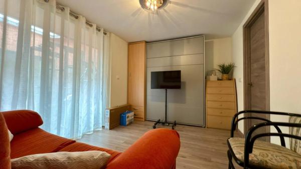 Chalet adosado en venta en CL JUANA FRANCES , Alicante / Alacant thumbnail 2