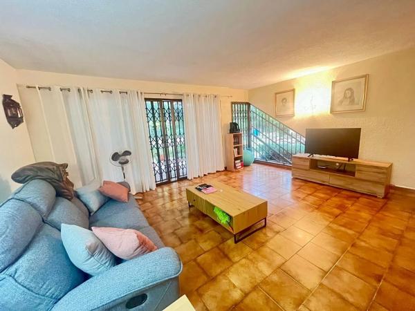 Independent chalet for sale in Camino Colonia Romana, Alicante
photo 1