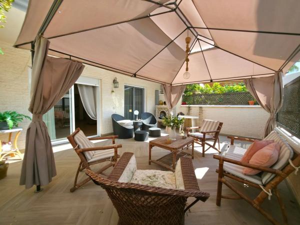 Chalet adosado en venta en Avenida Pintor Pérez Gil, 33 , Alicante / Alacant photo 1