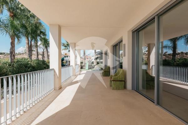 Chalet independiente en venta en Barrio Cabo de las Huertas, Alicante / Alacant
thumbnail 1