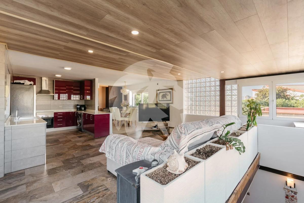 Sale of independent chalet in Barrio La Albufereta, Alicante
photo 2