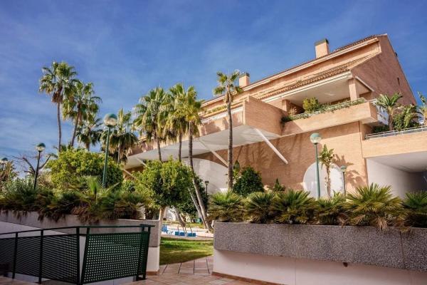 Terraced house for sale at Calle Océano, 30 , Alicante photo 1