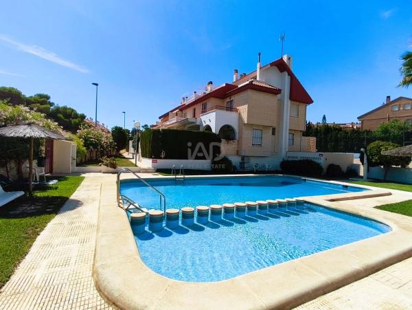 Terraced house for sale at Calle de la Dorada, 3 , Alicante photo 1