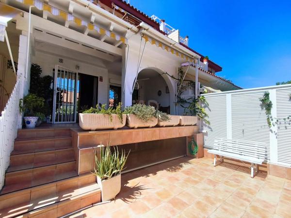 Terraced house for sale at Calle de la Dorada, 3 , Alicante thumbnail 1