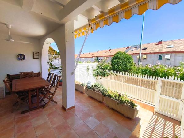 Terraced house for sale at Calle de la Dorada, 3 , Alicante thumbnail 2